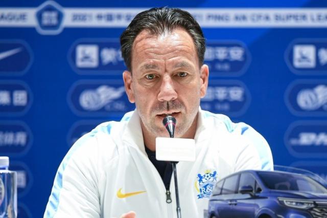 体育赛事直播-范加斯特总结不败开局：球队实力被低估 配得上7分